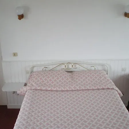 La Jetee Sud Hotel *