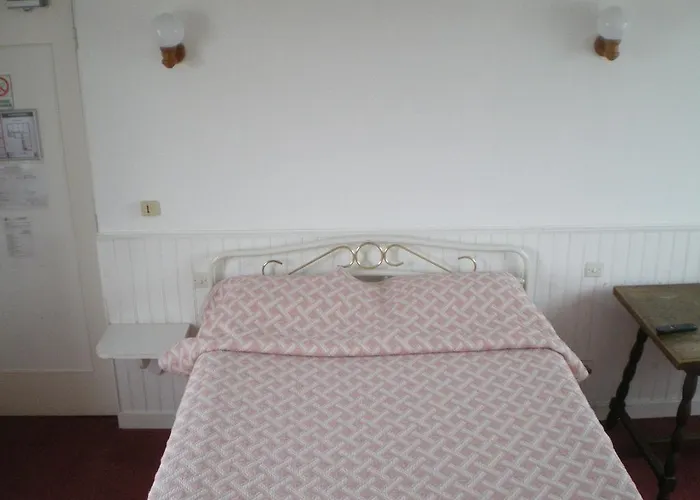 La Jetée Sud Hotel *