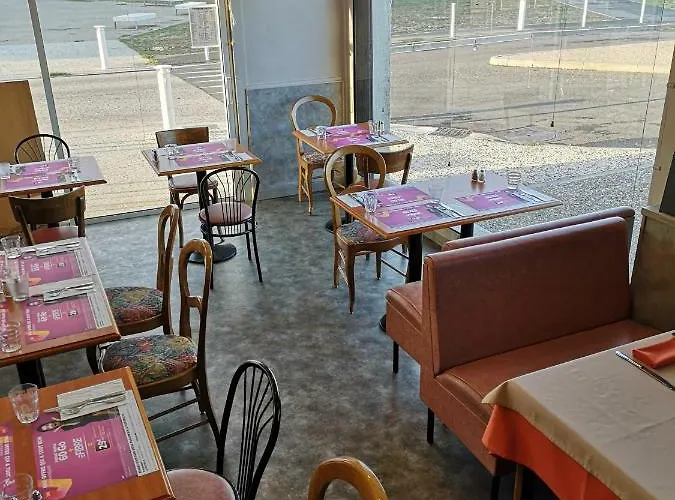 Otel La Jetee Sud La Rochelle (Charente-Maritime)